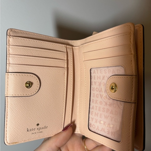 Kate Spade Crossbody Purse with Matching Wallet
BRAND NEW NEVER USED - Picture 6 of 7